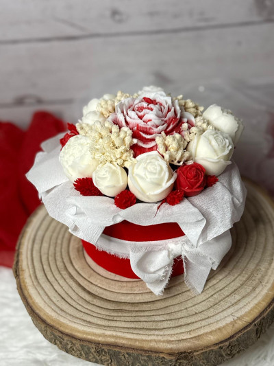 Caja floral de velas artesanales en cera de soja – Regalo romántico para San Valentín