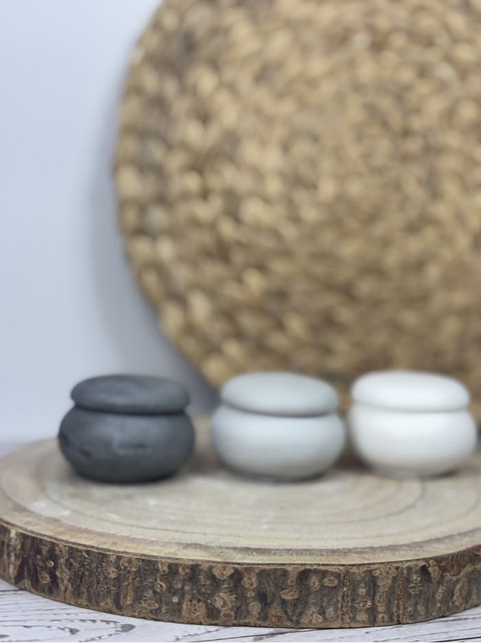 Mini Joyero Redondo de Resina con Tapa – Diseño Minimal