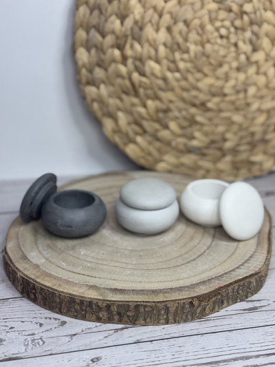 Mini Joyero Redondo de Resina con Tapa – Diseño Minimal