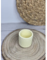 Jarrón Decorativo Pequeño en Resina al Agua – Diseño Acanalado Minimalista