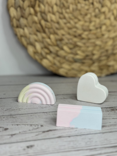 Soporte Decorativo para Fotos y Tarjetas en Resina al Agua – Diseño Minimalista Artesanal