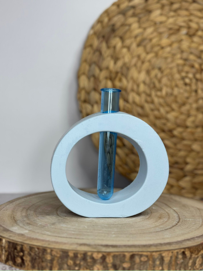 Mini Jarrón Corazón con Tubo de Ensayo – Florero Decorativo en Resina al Agua