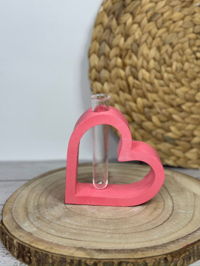 Mini Jarrón Corazón con Tubo de Ensayo – Florero Decorativo en Resina al Agua