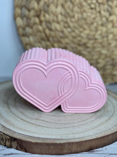 Caja decorativa de corazones con tapa – Joyero artesanal en color rosa
